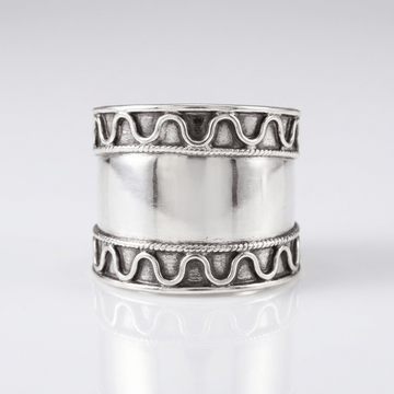 SILVER SHELL STRIPE RING by Harrison & James - ring product image 1